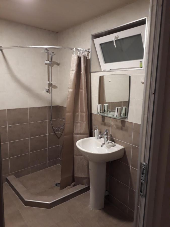 2 Bedroom Apartment In Chugureti Tbilisi Exterior photo